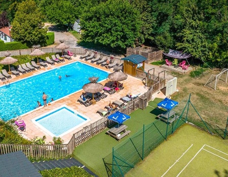 Flower Camping la Châtaigneraie, 4*