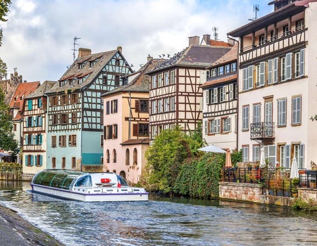 Découvrez le quartier de la Petite France avec une croisière à Strasbourg - 4*