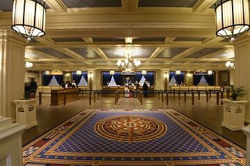 Disney Newport Bay club® : Train + Hôtel + Billets - 3