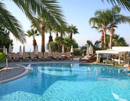 Hôtel Mediterranean Beach Hotel ****