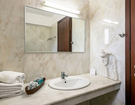 Hôtel Mediterraneo 4* - 5