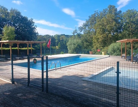 Flower Camping Le Val Vert en Berry, 4* - 5
