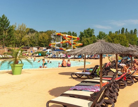 Camping Chateau de Fonrives, 5* - Rives, Auvergne - Image 2