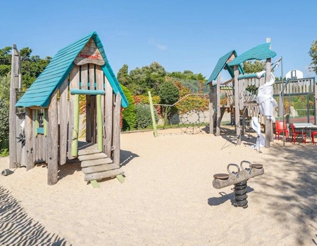 Camping L'Abri des Pins, 4* - 5