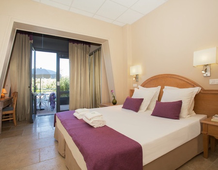 Village Vacances Le Castel Luberon 3* - 4