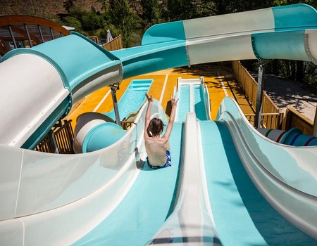 Camping Le Val d'Ussel, 4* - 5