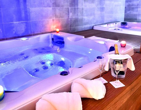 Escapade romantique à La Rochelle avec accès spa - 4* - 5