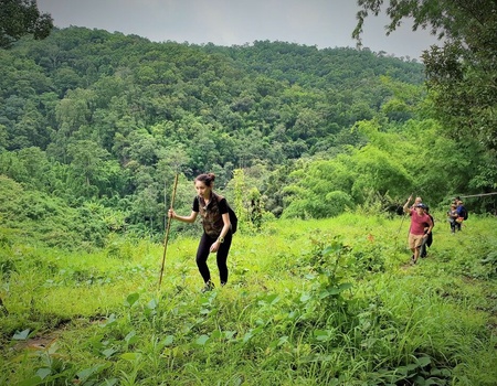 Dans les montagnes du nord aux côtés des Akhas