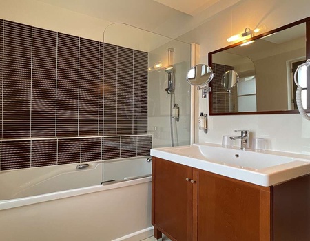 Luxe et détente avec bain balnéo privatif en chambre à Quimper - 4* - 5