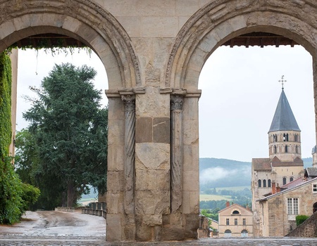 Sejour près de Mâcon avec visite de l'Abbaye de Cluny - 4*