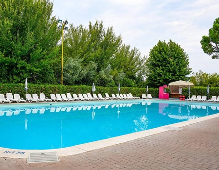 Camping Cisano San Vito, 4* - 5