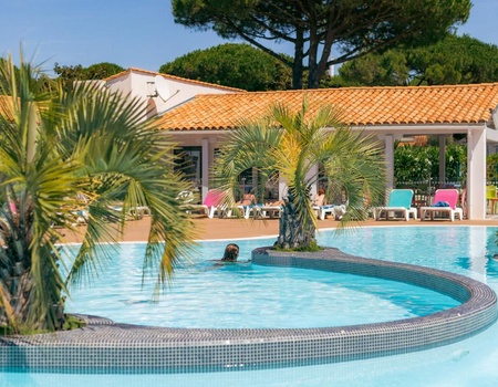 Camping Les Varennes, 4* - 5