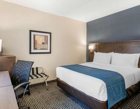 Quality Inn Centre-Ville 3* - Sans transfert - 5