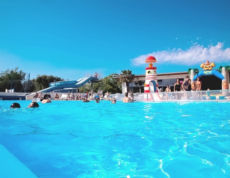 Camping L'Anse des Pins 4* - France, Atlantique Nord, Charente-Maritime - Ile d'Oléron - Image 1