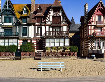 ÉVasion romantique à Deauville avec bains à remous privatif, champagne et cadeau gourmand - 3* - Calvados - Deauville, Manche & Normandie - Image 4