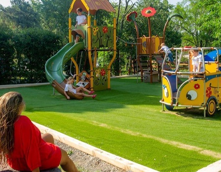 Camping Sites et Paysages - Le Petit Bois, 4* - 5