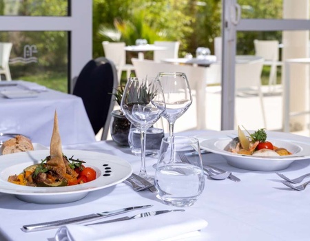 Escapade gourmande à La Baule avec dîner et accès espace détente - 4* - 5