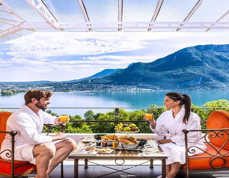 Een ontspannende vakantie met uitzicht op het meer van Annecy - 4*