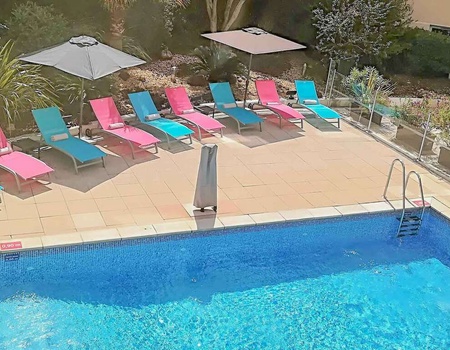Escapade à Toulon avec bouteille de rosé locale, peignoirs et départ tardif - 4* - Toulon, Côte d'Azur - Image 3