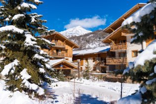 Résidence travelski home premium Le Hameau du Rocher Blanc 4* - 5