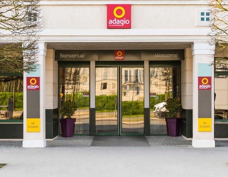 Adagio Marne-la-Vallée Val d'Europe : Hôtel + Entrées aux parcs Disney - 1