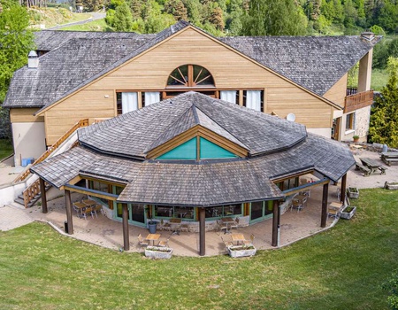 Découvrez l'Aubrac en demi pension et avec piscine, à une heure de Mende - 3* - Image 1