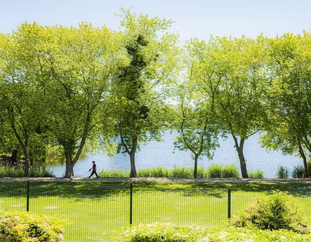 Quittez Paris pour une escapade gourmande et vue lac - 4* - Image 1