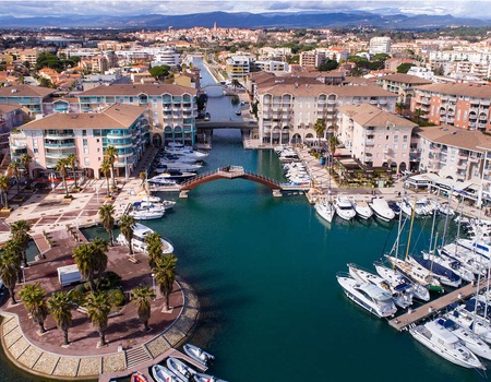 Voyage jusqu'à 8 personnes dans un appart à trois chambres à Fréjus - 4*