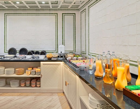 Escapade romantique avec du cava dans la chambre a Barcelone - 4* - 4