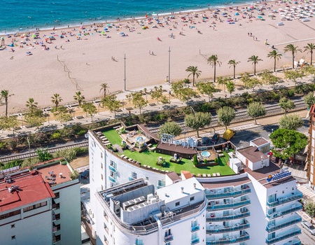 Pension complète à Calella près de la plage - 4* - Calella, Espagne - Image 1