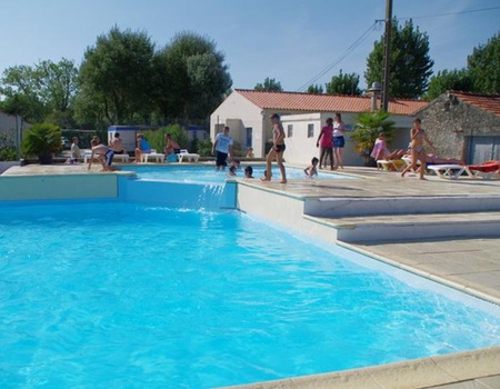 Camping de la Rive, 3*