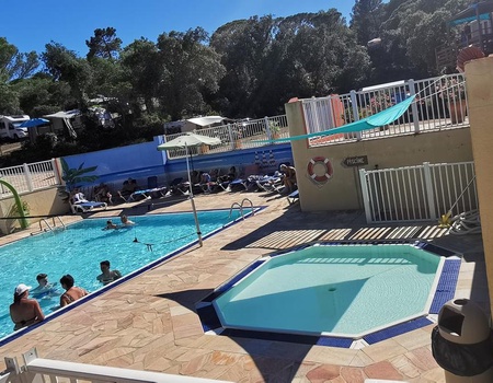 Camping Les Lauriers Roses, 4* - 5