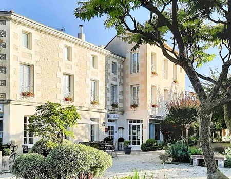 Séjour en amoureux à Saujon dans un hôtel de charme avec champagne et roses - 3* - Charente-Maritime - Saujon, Atlantique Nord - Image 2