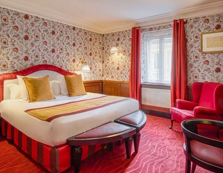 Week-end romantique avec champagne à Toulouse sur la place du Capitole - 4* - 5