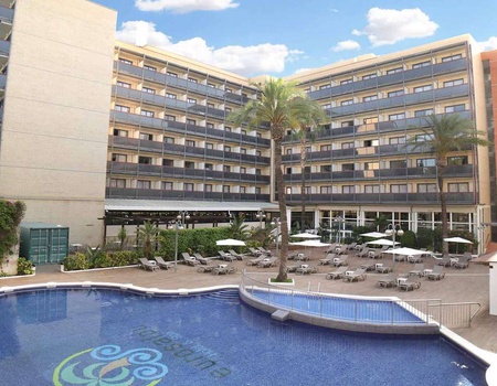 Hôtel en demi-pension et entrées à Portaventura et Ferrari Land avec un enfant inclus - 4* - 4