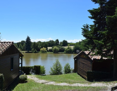 Camping et Village Vacances Le Lac, 2*