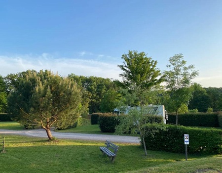 Flower Camping Le Val Vert en Berry, 4* - 4