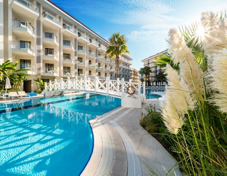 Hôtel Ramada Hotel & Suites by Wyndham Kusadasi 4* - 1