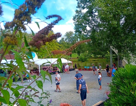 Camping les Etangs du Plessac 4* - 5