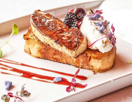 Découvrez le charme des Pyrénées avec un dîner gastronomique, spa et décoration romantique - 4* - 1