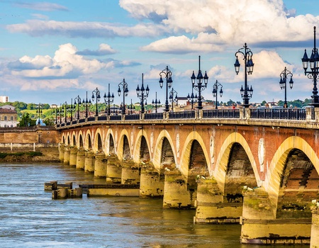 Week-end en studio supérieur au coeur de Bordeaux - 3*