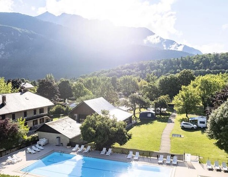 Camping Romanée La Ferme de la Serraz 5* - Maeva - On aime - Haute Savoie - Doussard, Alpes du Nord - Image 1