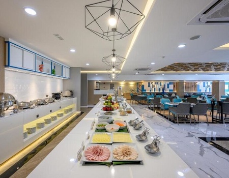 The Beachfront Hotel Phuket 4* - 5