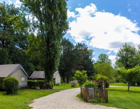 Camping D'auberoche, 3* - 5