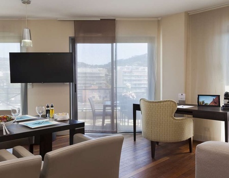 Séjour en suite à Cannes avec terrasse privative de 70m2 - 4* - 1