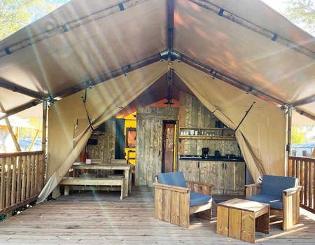 Camping Le Val de Cesse, 4* - 2