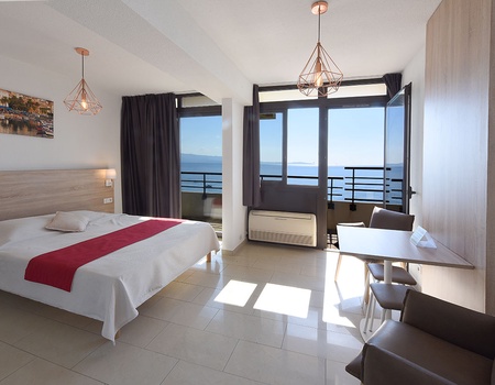 TUI Sélection Hôtel Résidence Les Calanques 3* - Formule vols + transferts + hébergement - 2