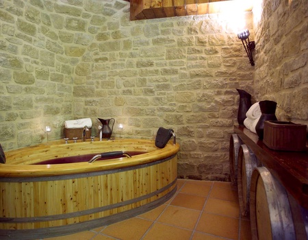 Détente et oenologie : escapade avec accès au circuit hydrothermal et visite de cave en Rioja Alavesa - 4*