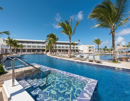 Hôtel CHIC Punta Cana Resort by Royalton 5*