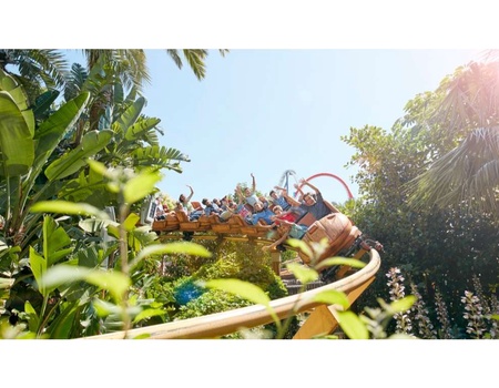 Découvrez Salou dans un appartement avec billets à PortAventura Park et Ferrari Land - 4*
